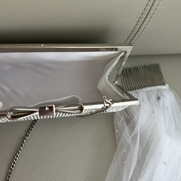 Bride Halloween Costume: rhinestone clutch with comb veil - Picture 3 of 6